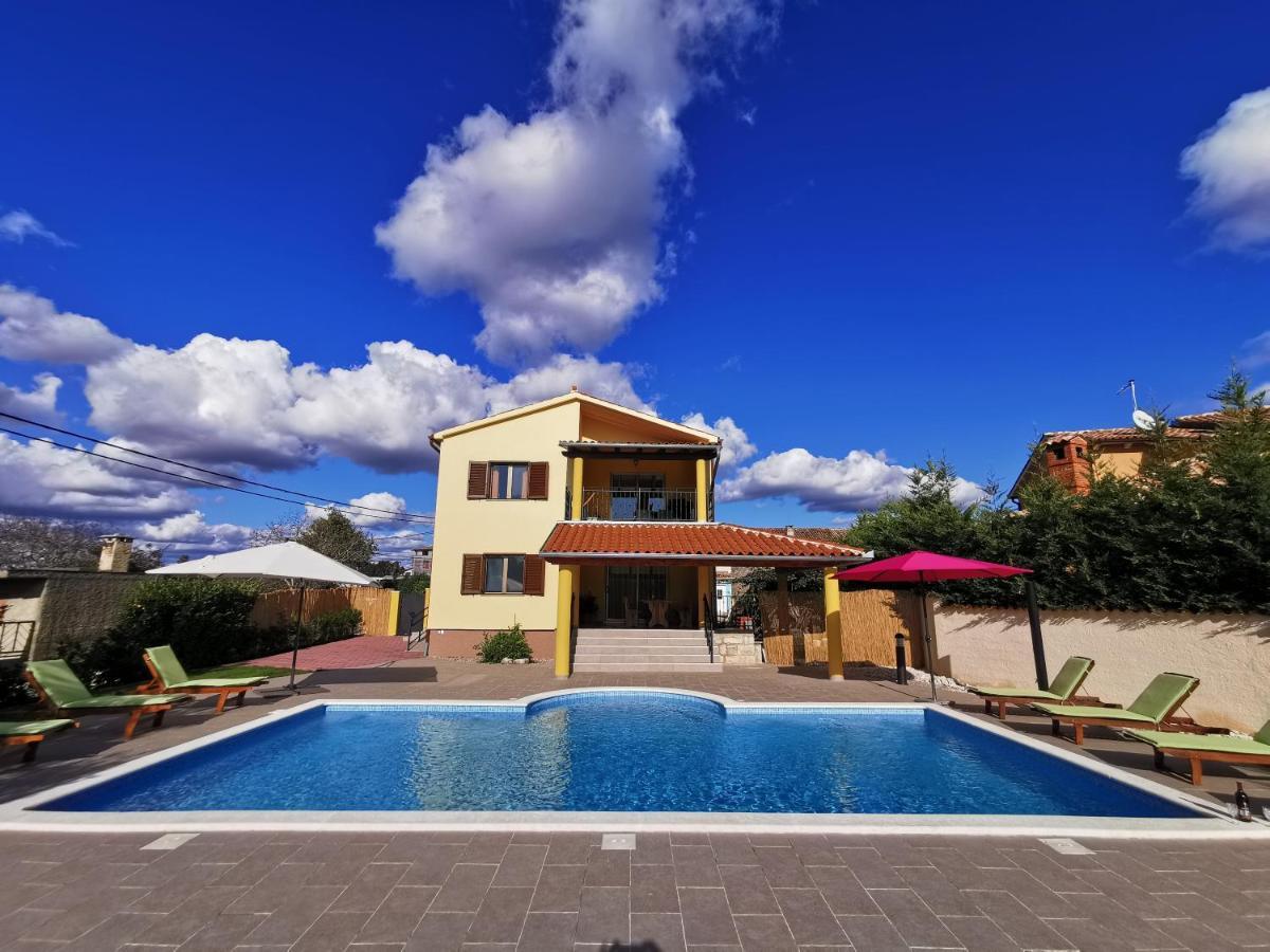 House Ana - Loborika, Pula, 4 Bedrooms Εξωτερικό φωτογραφία