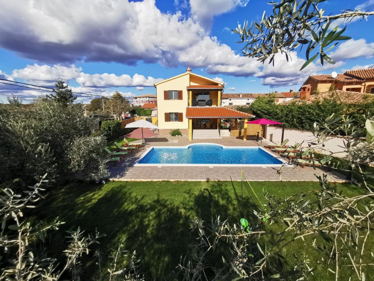 House Ana - Loborika, Pula, 4 Bedrooms Εξωτερικό φωτογραφία