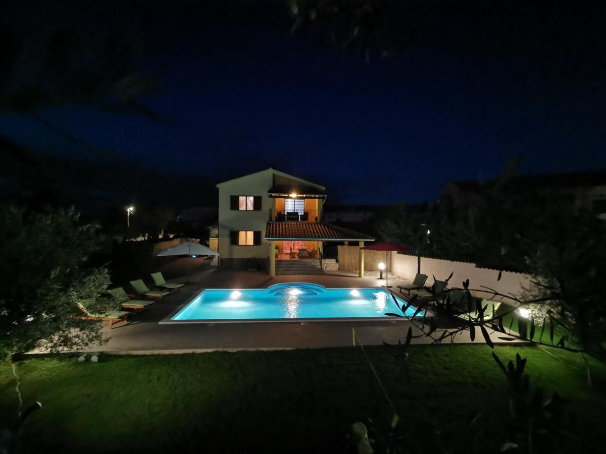 House Ana - Loborika, Pula, 4 Bedrooms Εξωτερικό φωτογραφία