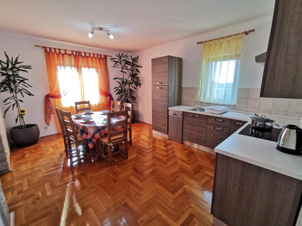 House Ana - Loborika, Pula, 4 Bedrooms Εξωτερικό φωτογραφία